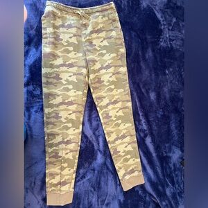 Class Club - Green Camo Pants - Size 14/16